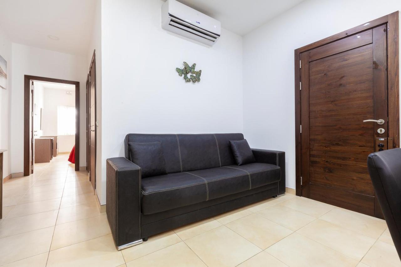 Pc3- Centrally Located Apt-Close To University 姆西达 外观 照片